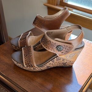 Spring Step L’Artiste Allura Beige Wedge NWOT